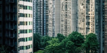 建设东路小区物业是否违法？